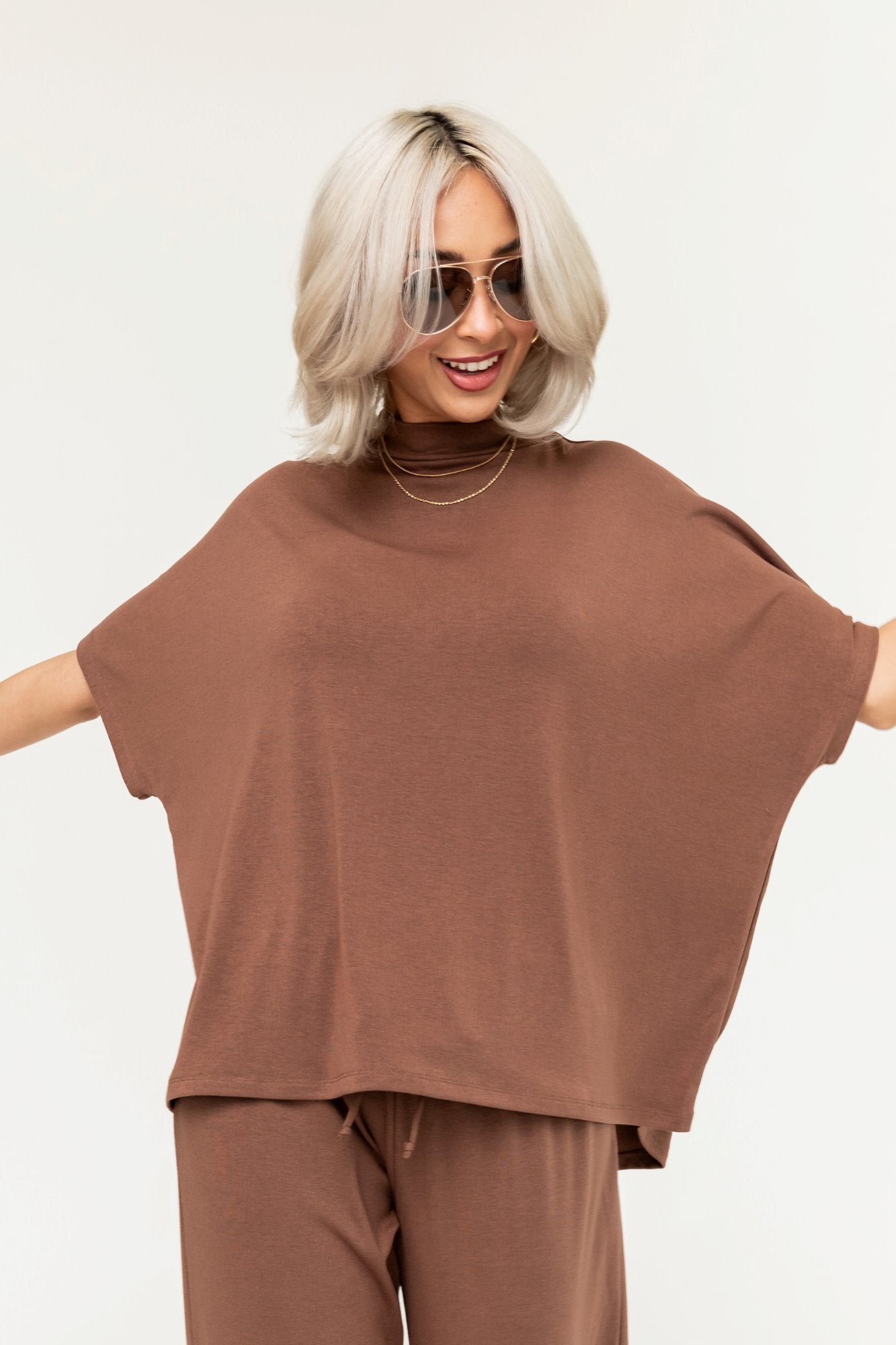 HOLLEY GIRL - Travel Top in Cocoa Clothing Holley Girl