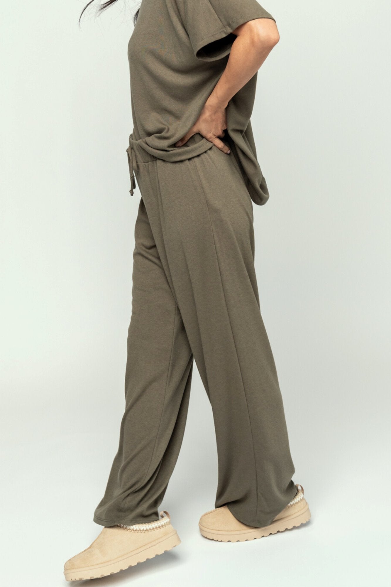 Travel Pant in Olive Holley Girl