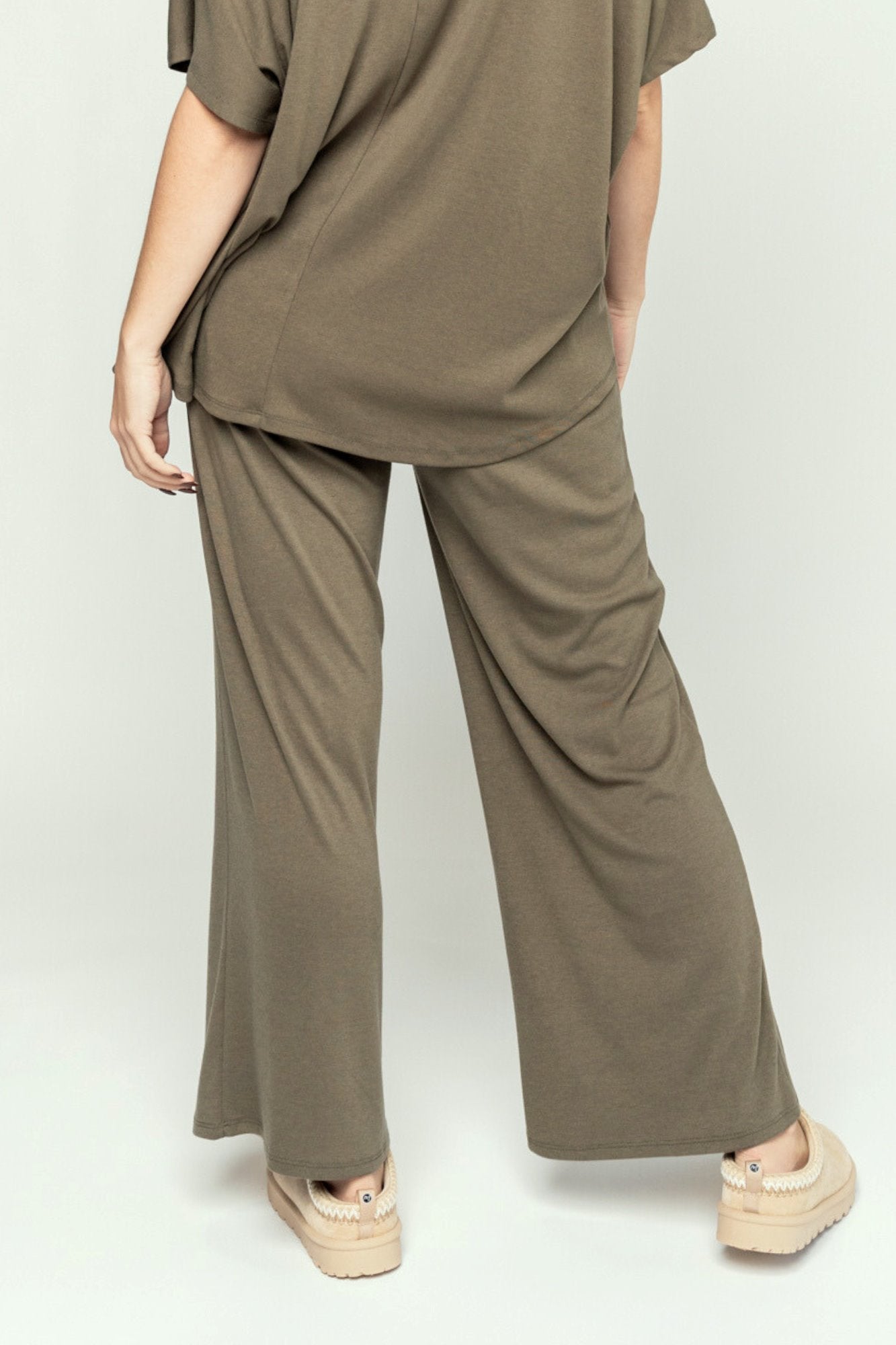 Travel Pant in Olive Holley Girl