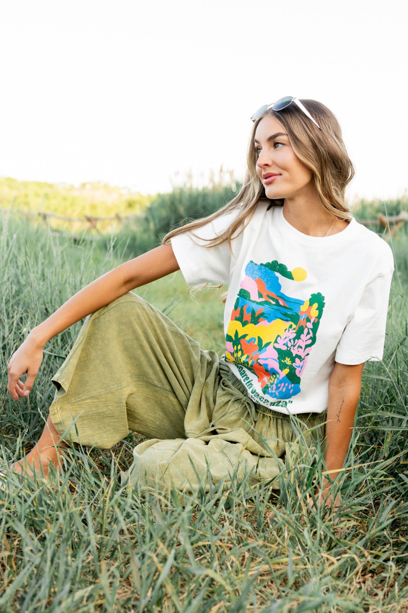 Vacanza Graphic Tee Clothing Holley Girl