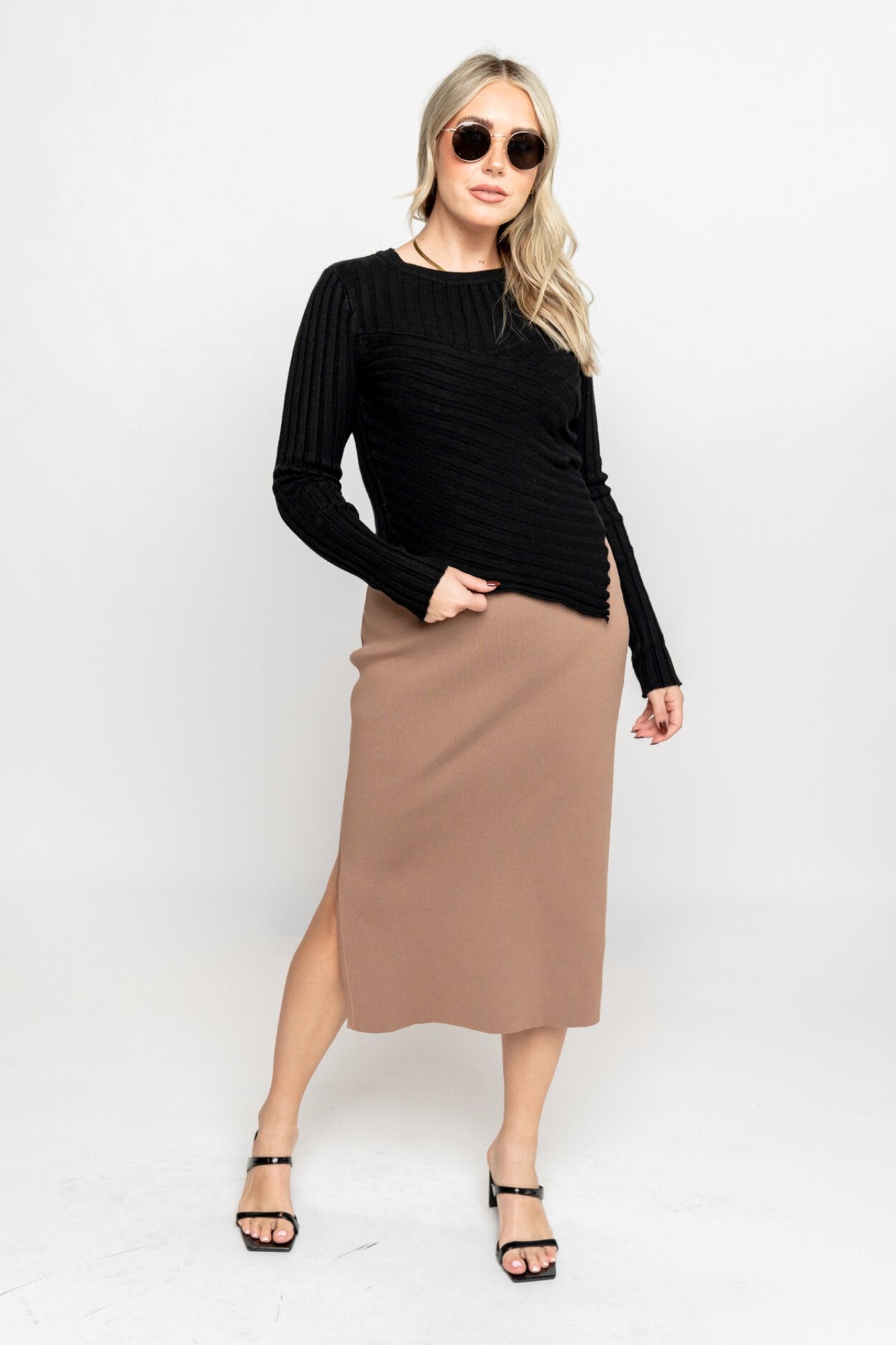 Tia Sweater in Black Holley Girl
