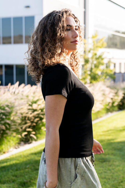 Jovie Tee in Black Clothing Holley Girl