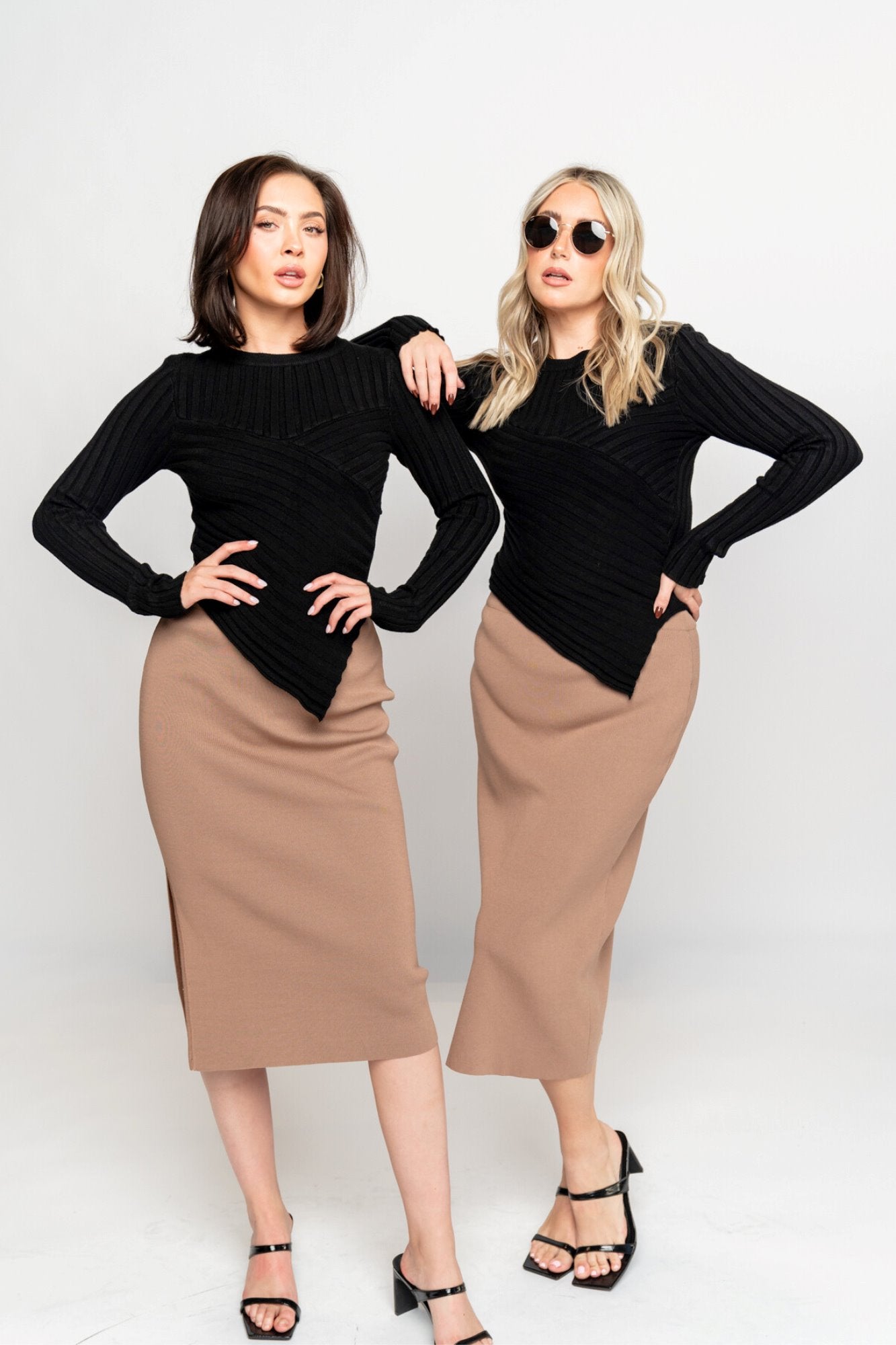 Tia Sweater in Black Holley Girl