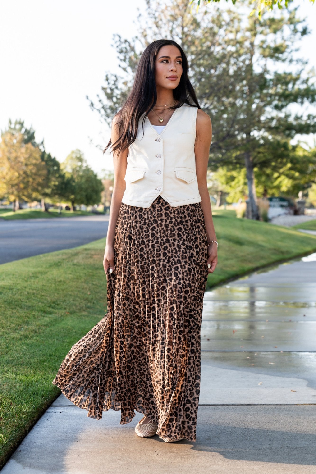 Desert Vest Clothing Holley Girl