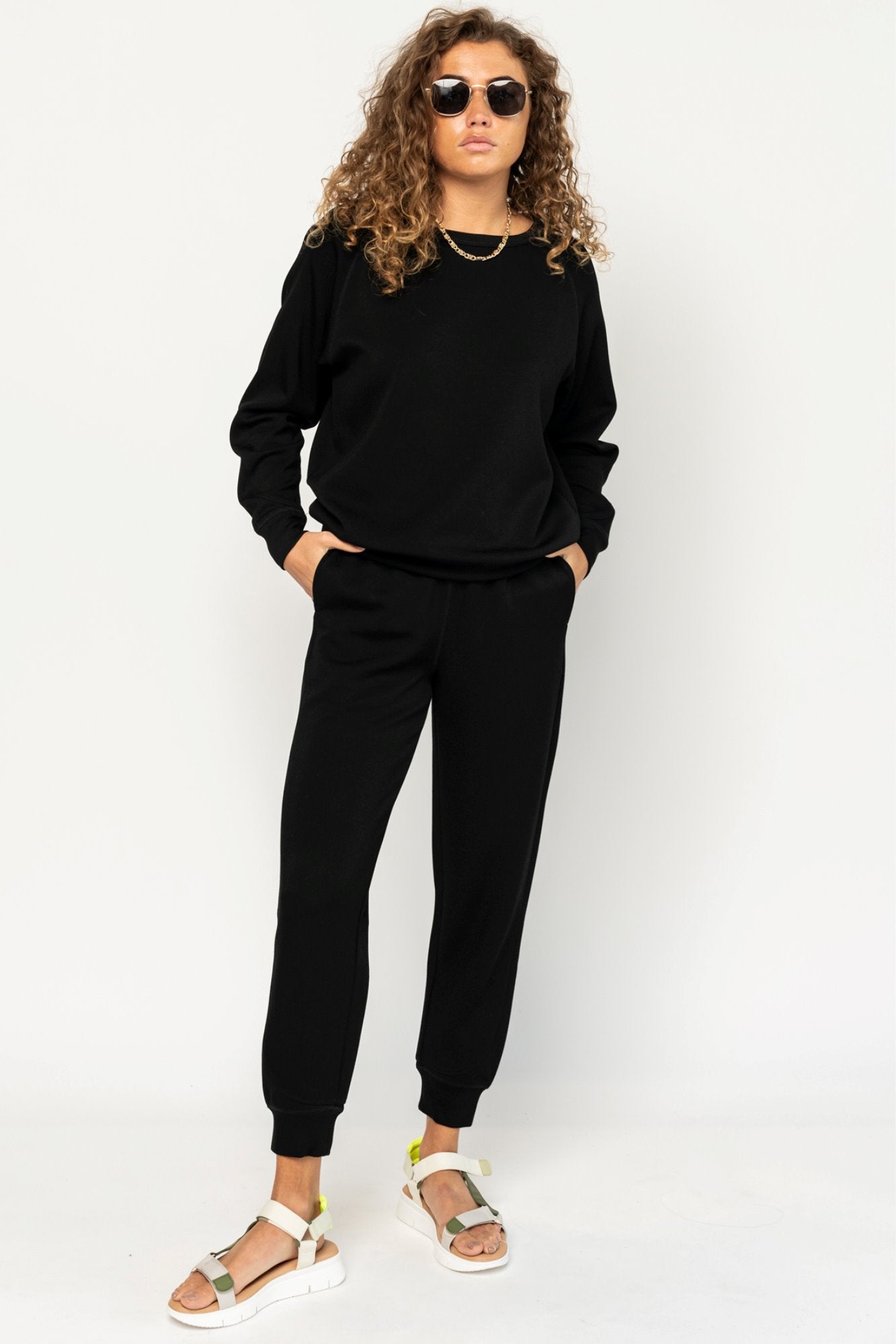 Reese Pullover in Black (Small - 3XL) Holley Girl