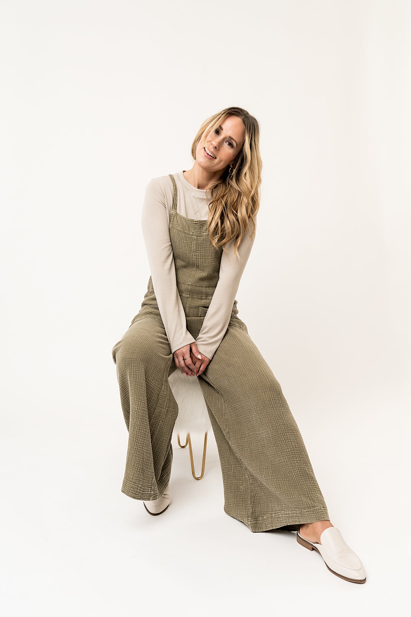Alexa Jumper Clothing Easel