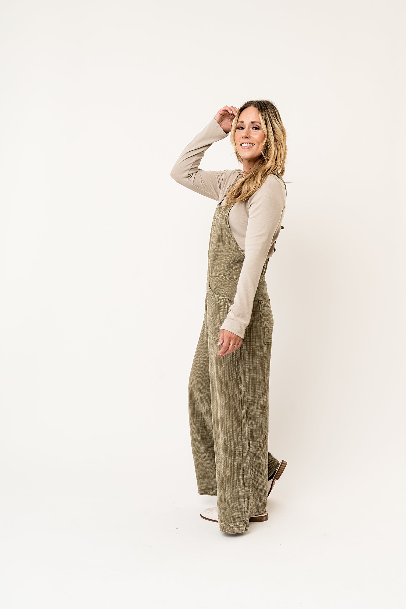Alexa Jumper Clothing Easel