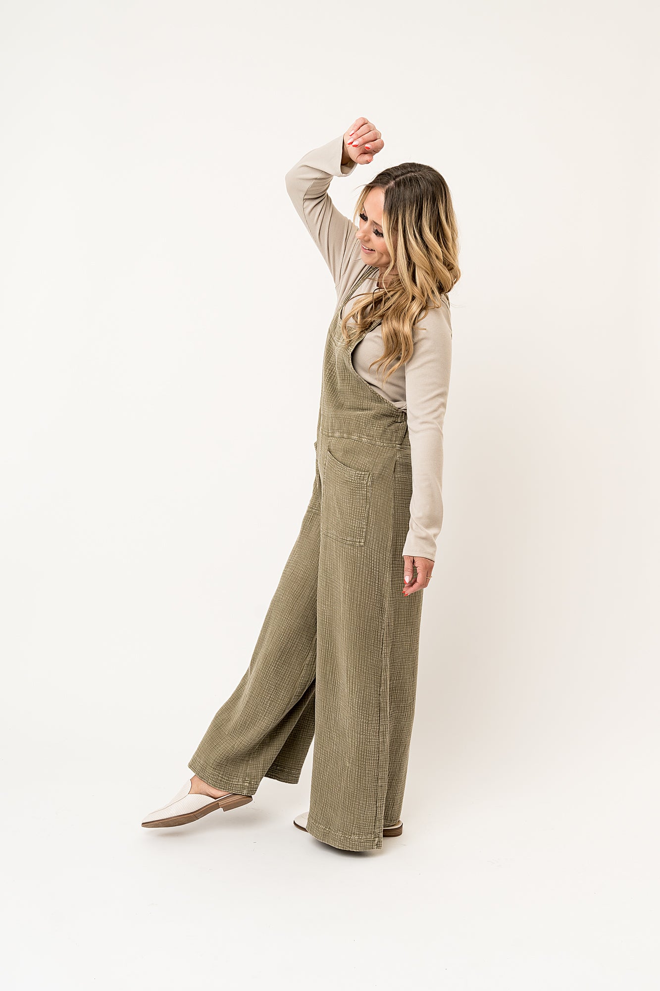 Alexa Jumper Clothing Easel