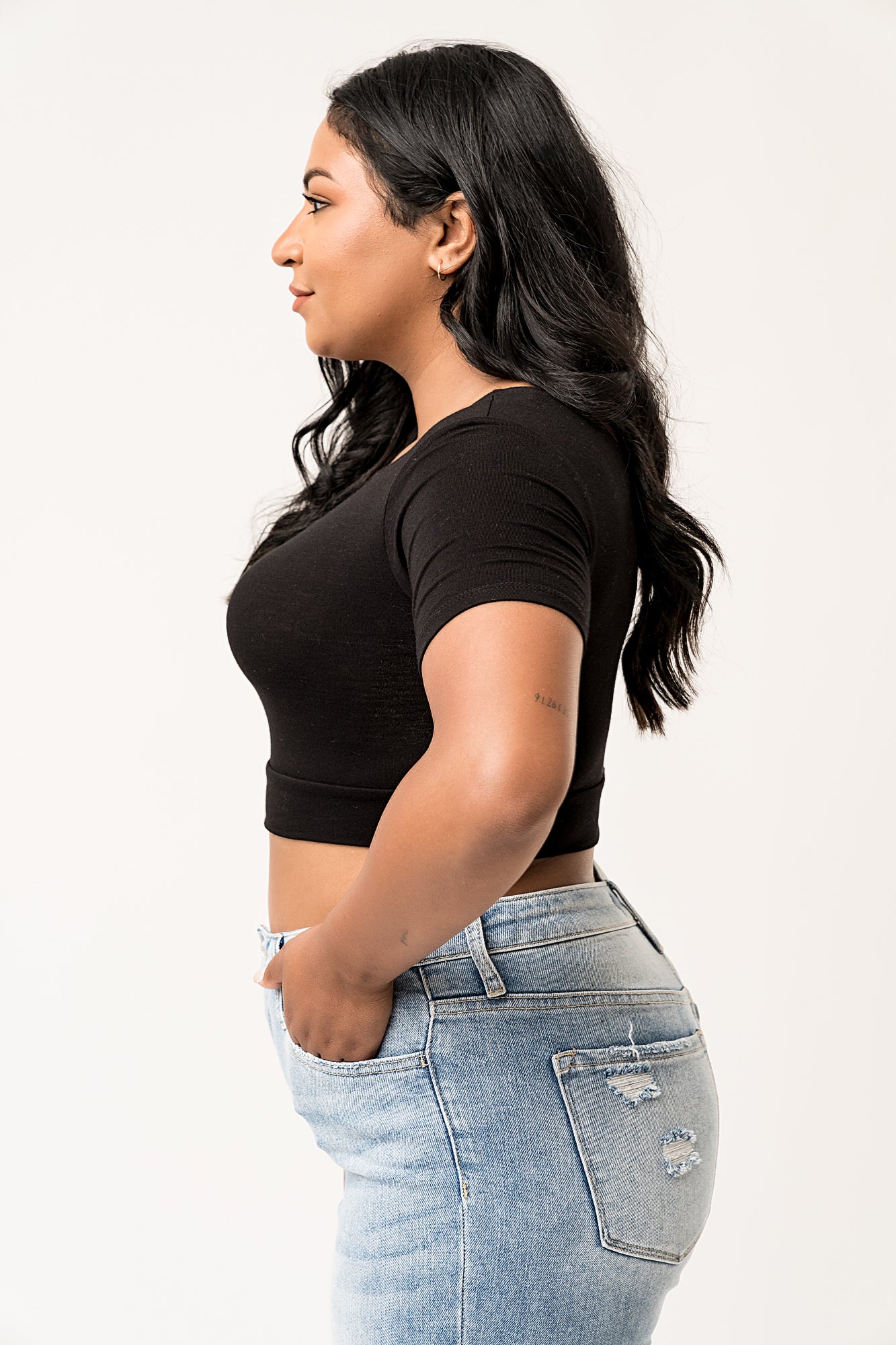 Layering Half Top in Black Holley Girl