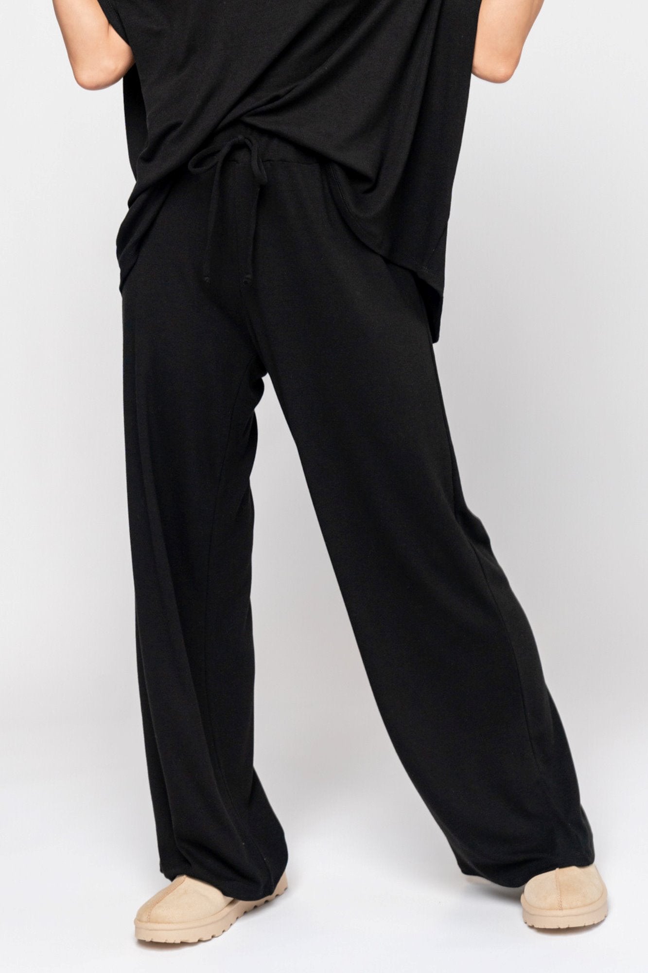 Travel Pant in Black Holley Girl 