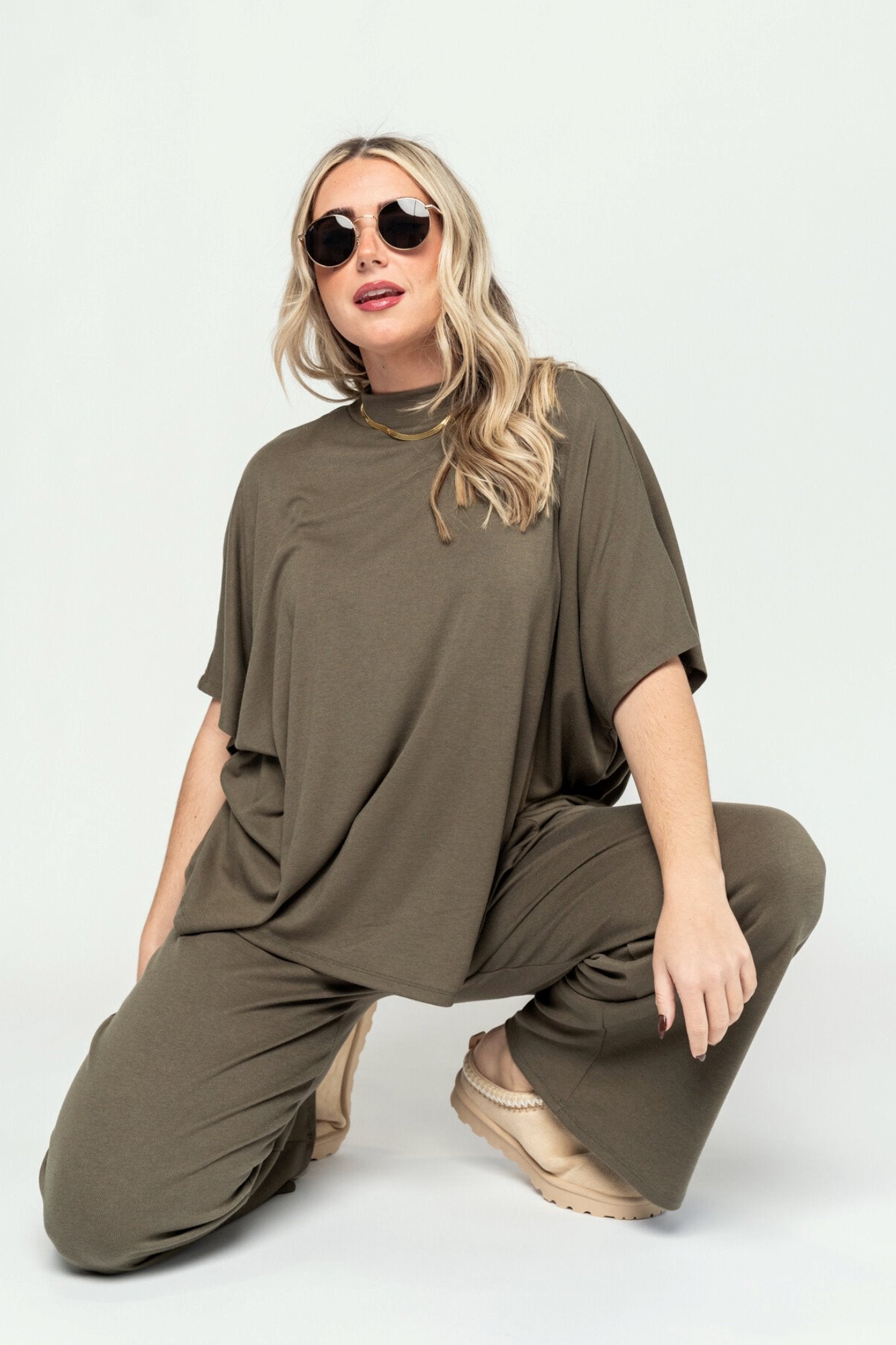 Travel Pant in Olive Holley Girl 