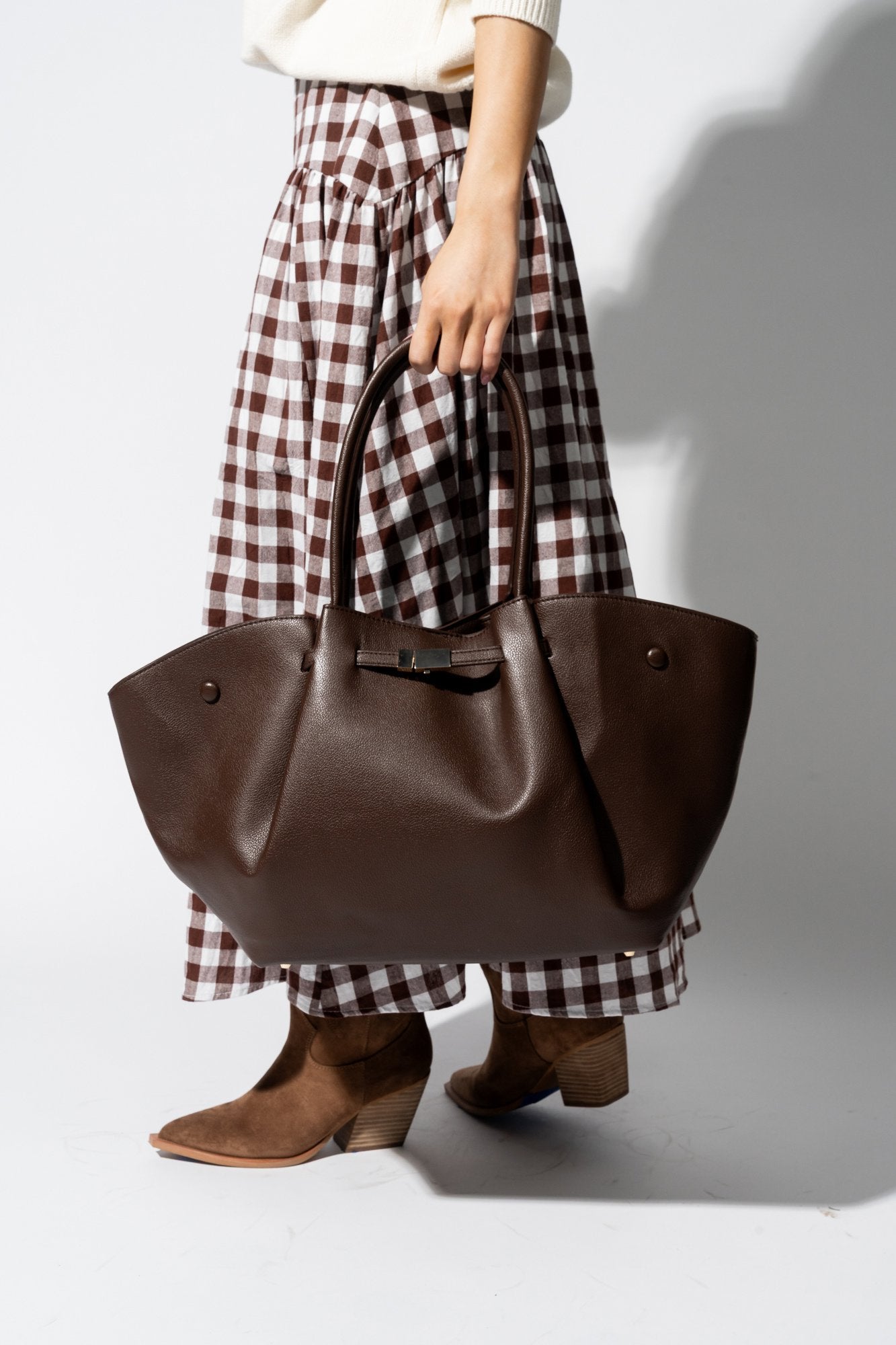 Selene Bag in Chocolate Clothing Holley Girl 