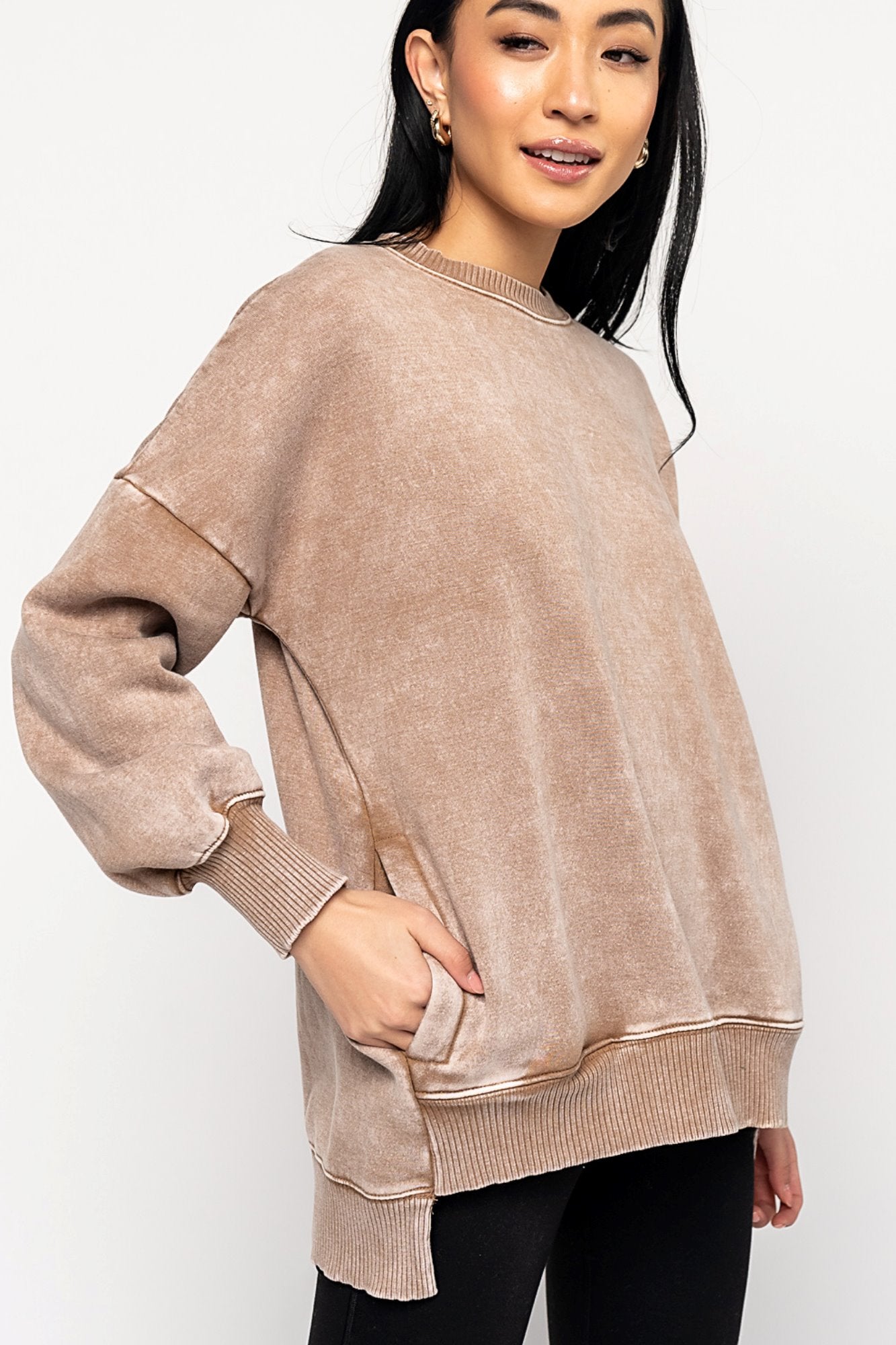 Eddie Pullover in Mocha Holley Girl 