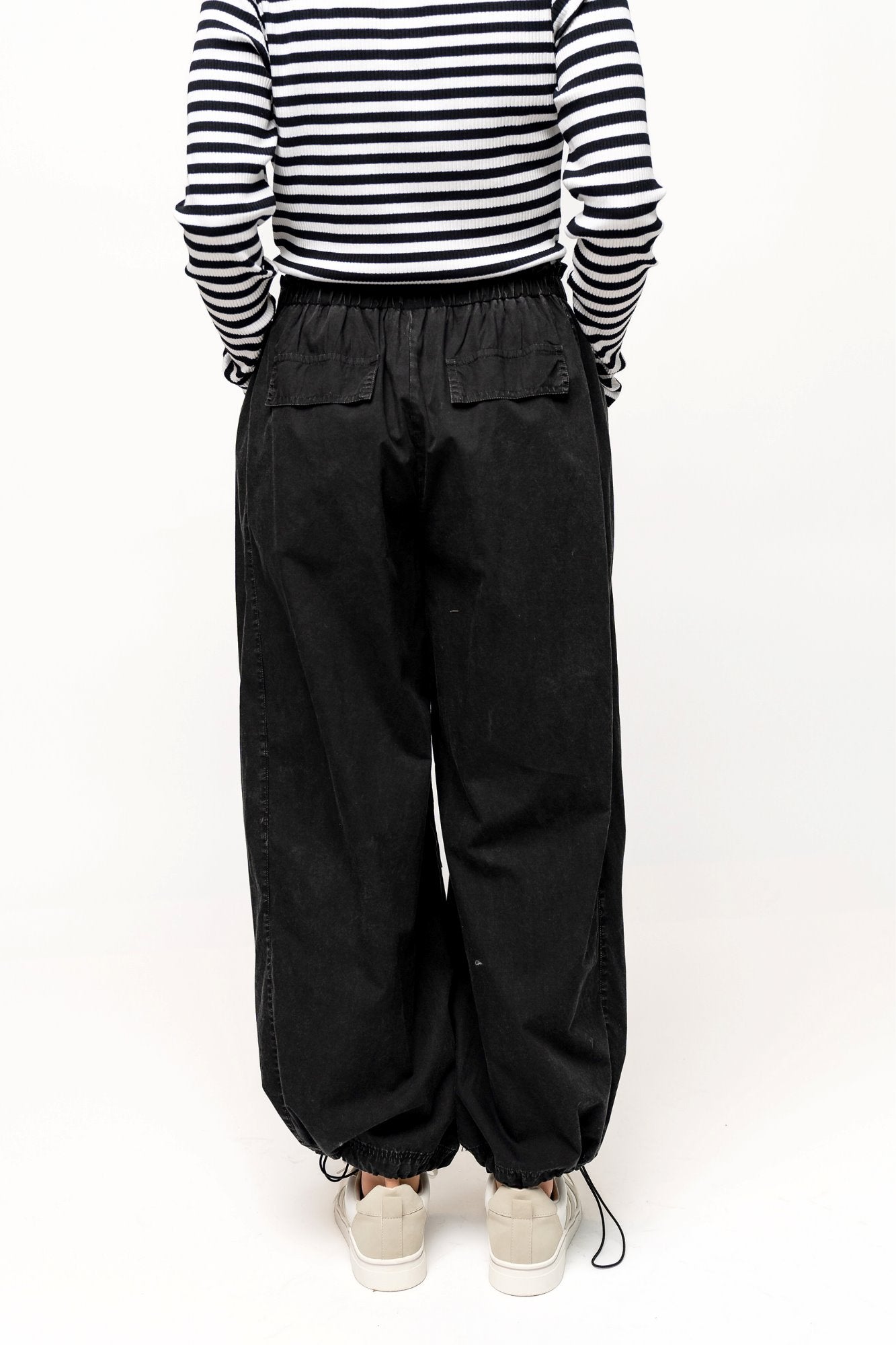 Jenner Pants in Black Holley Girl 