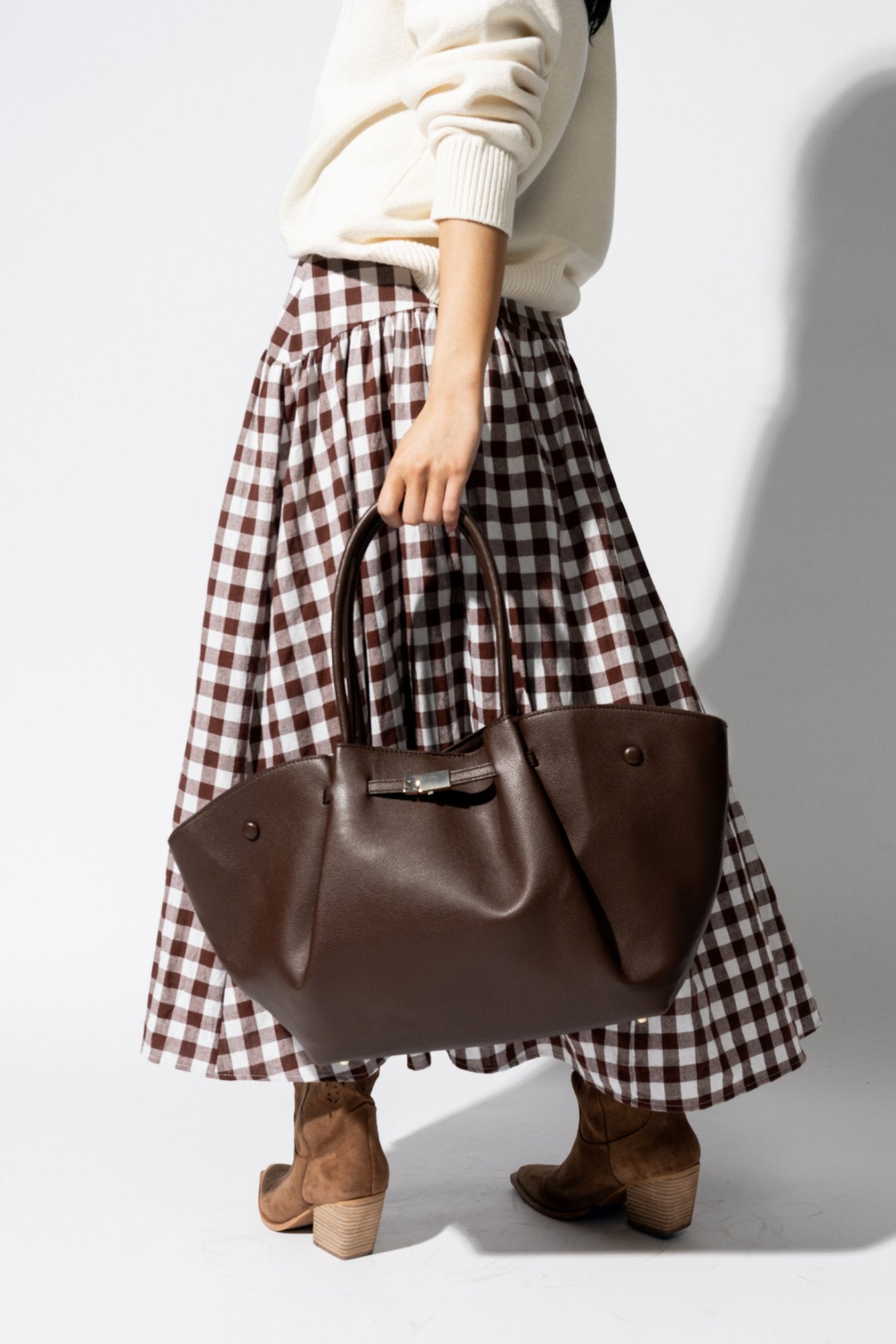 Selene Bag in Chocolate Clothing Holley Girl 