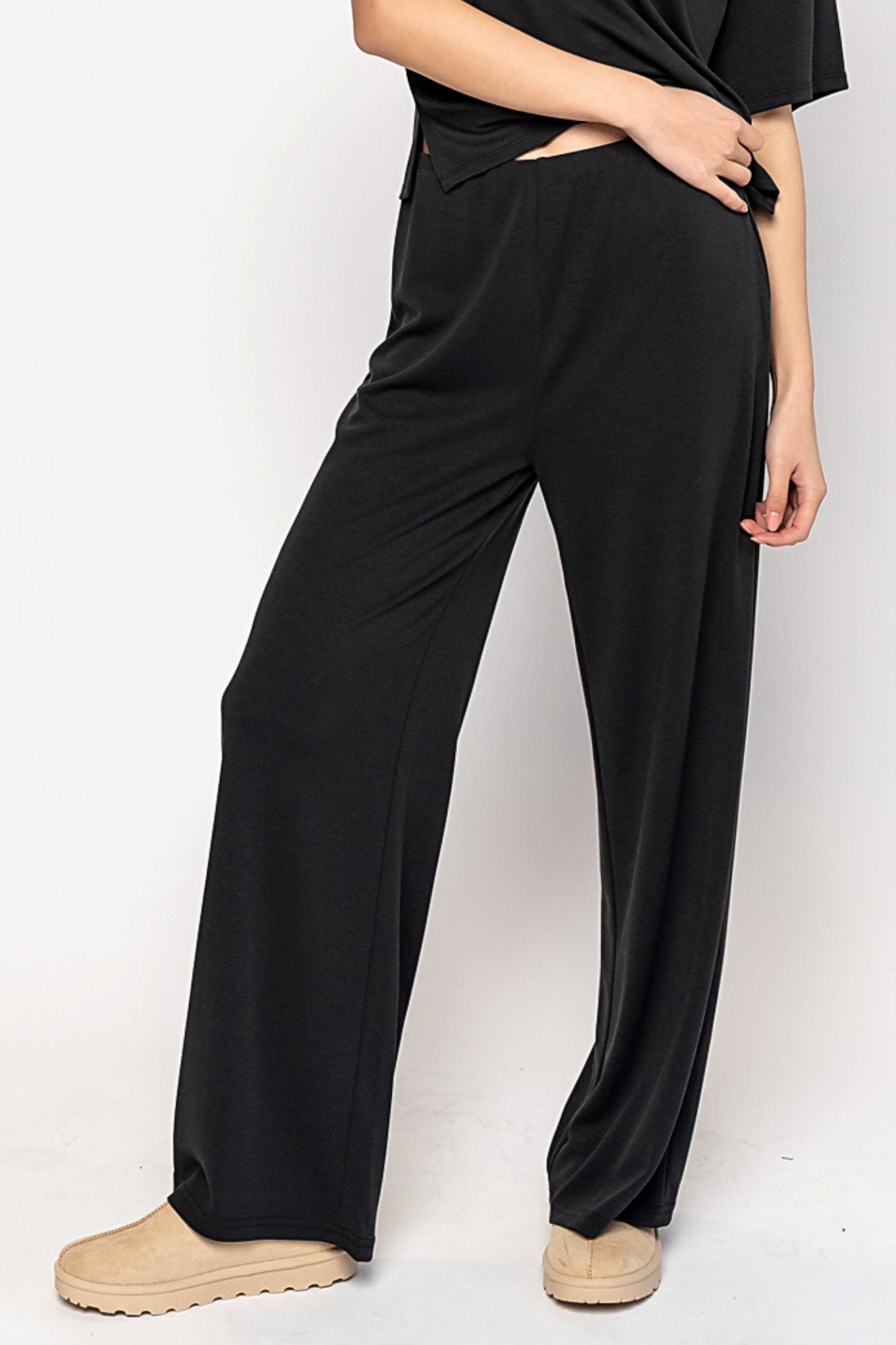 Ever Pant in Black Holley Girl 