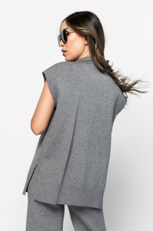 Harrison Top in Grey Clothing Holley Girl 