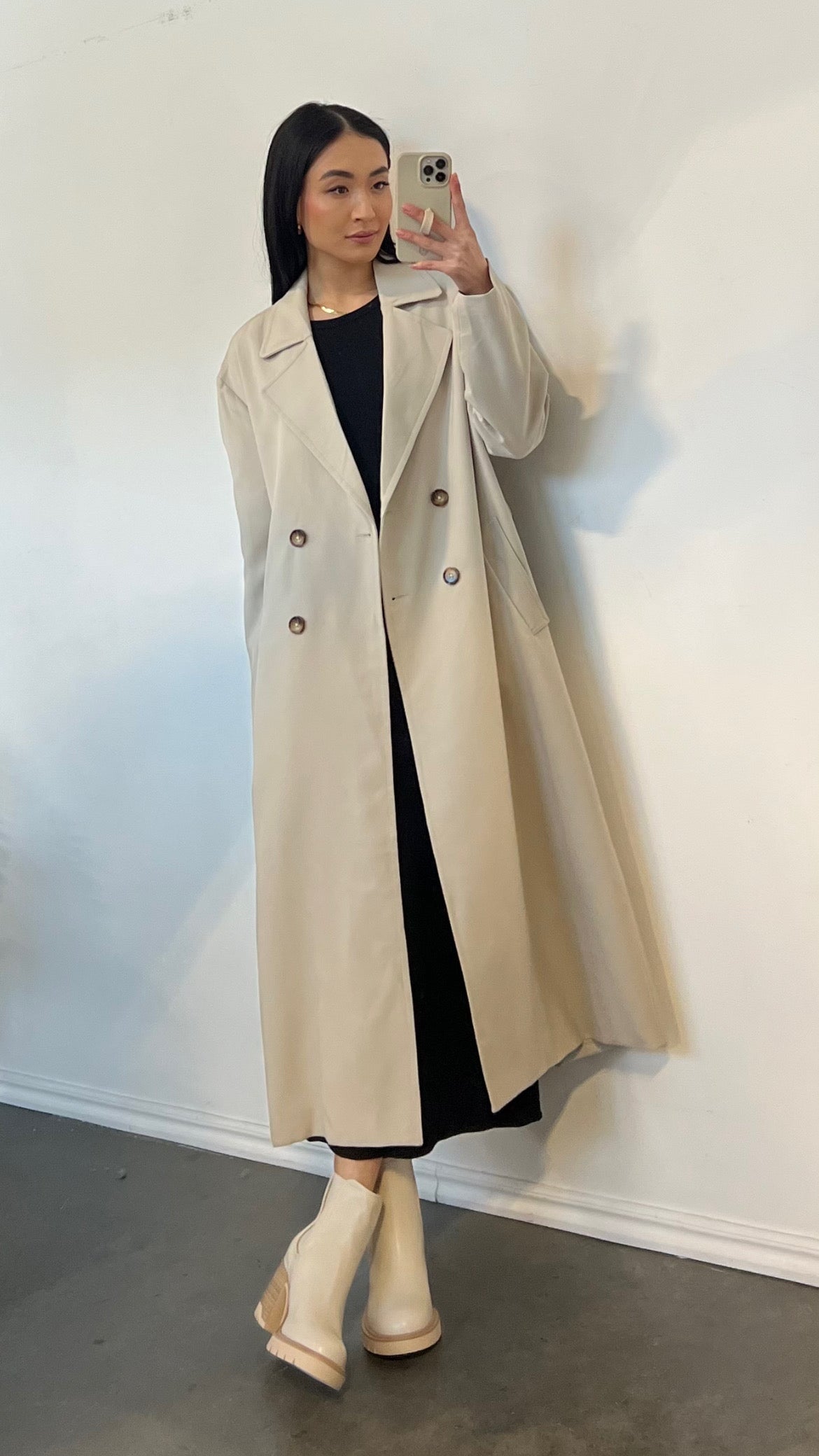Enzo Trench Coat in Cream Holley Girl 