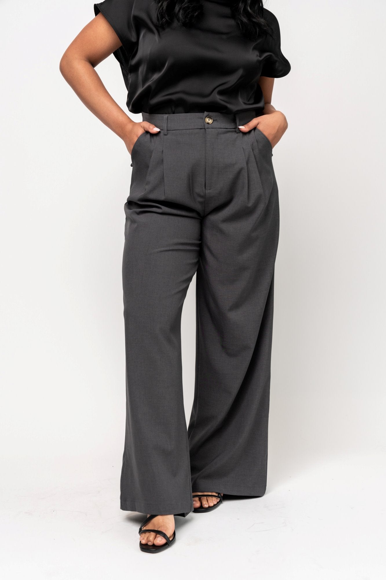 Jaxs Pant in Charcoal Holley Girl 