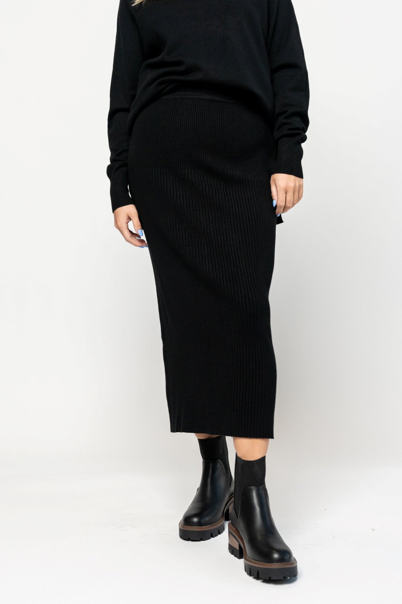 Rowan Skirt in Black Holley Girl 