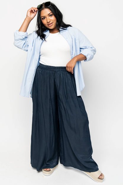 Everett Pant Clothing Holley Girl 