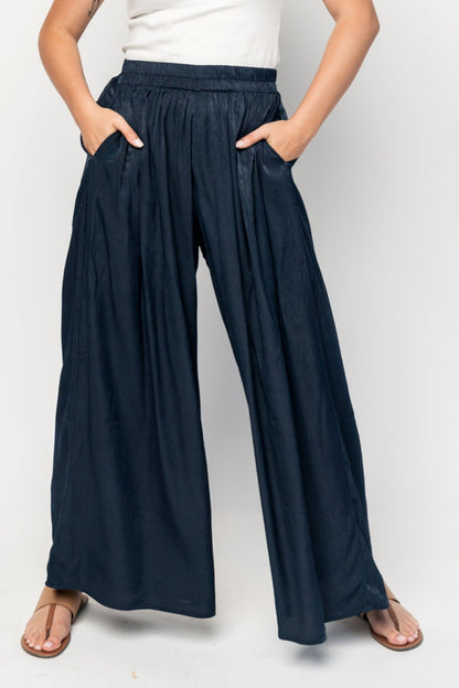 Everett Pant Clothing Holley Girl 