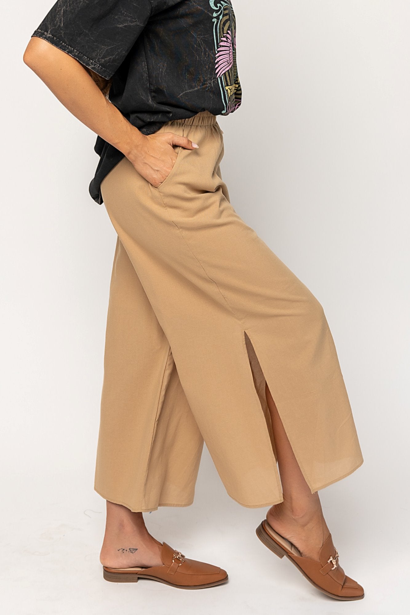 Leo Pants in Camel Holley Girl 