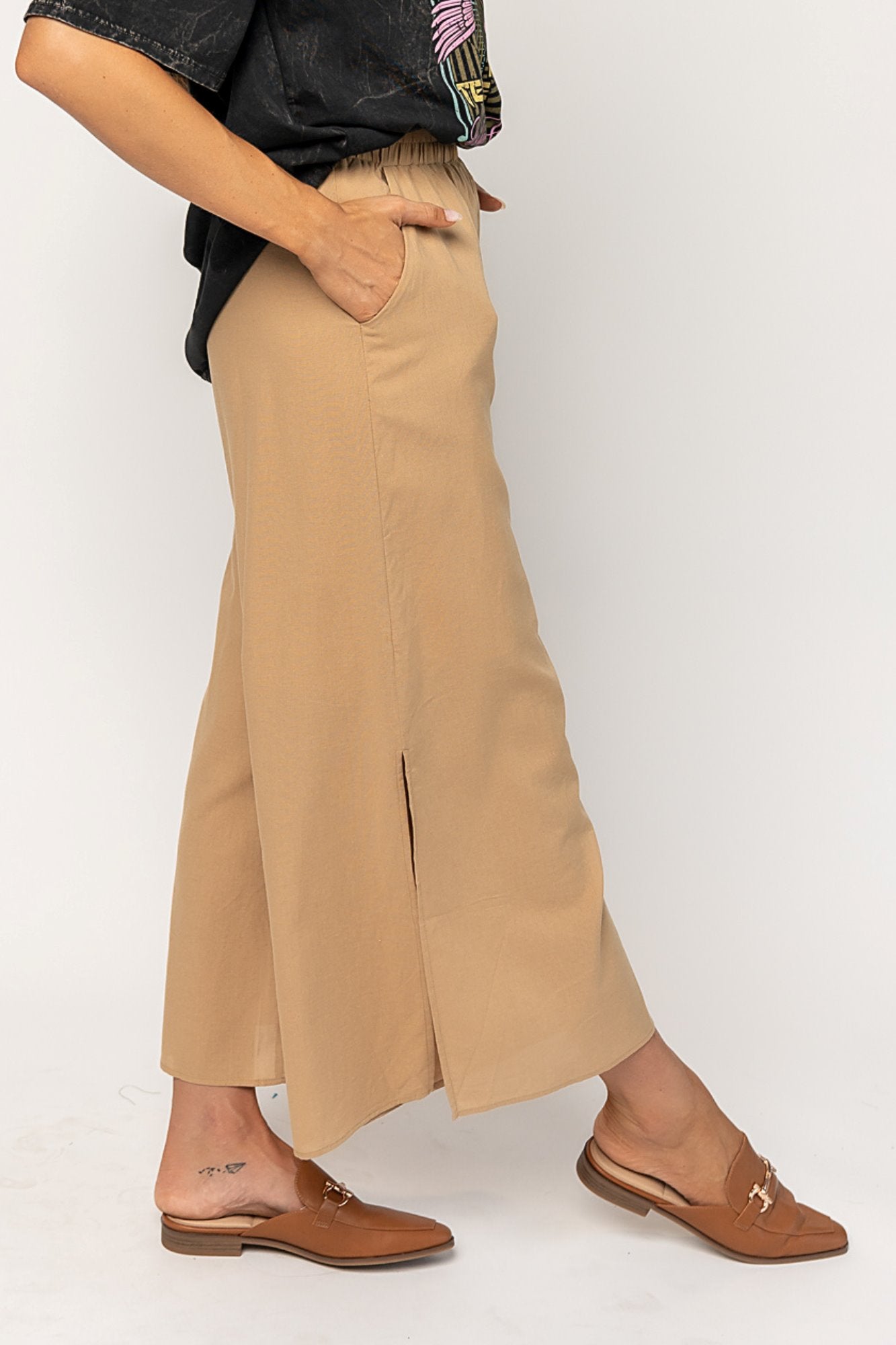 Leo Pants in Camel Holley Girl 