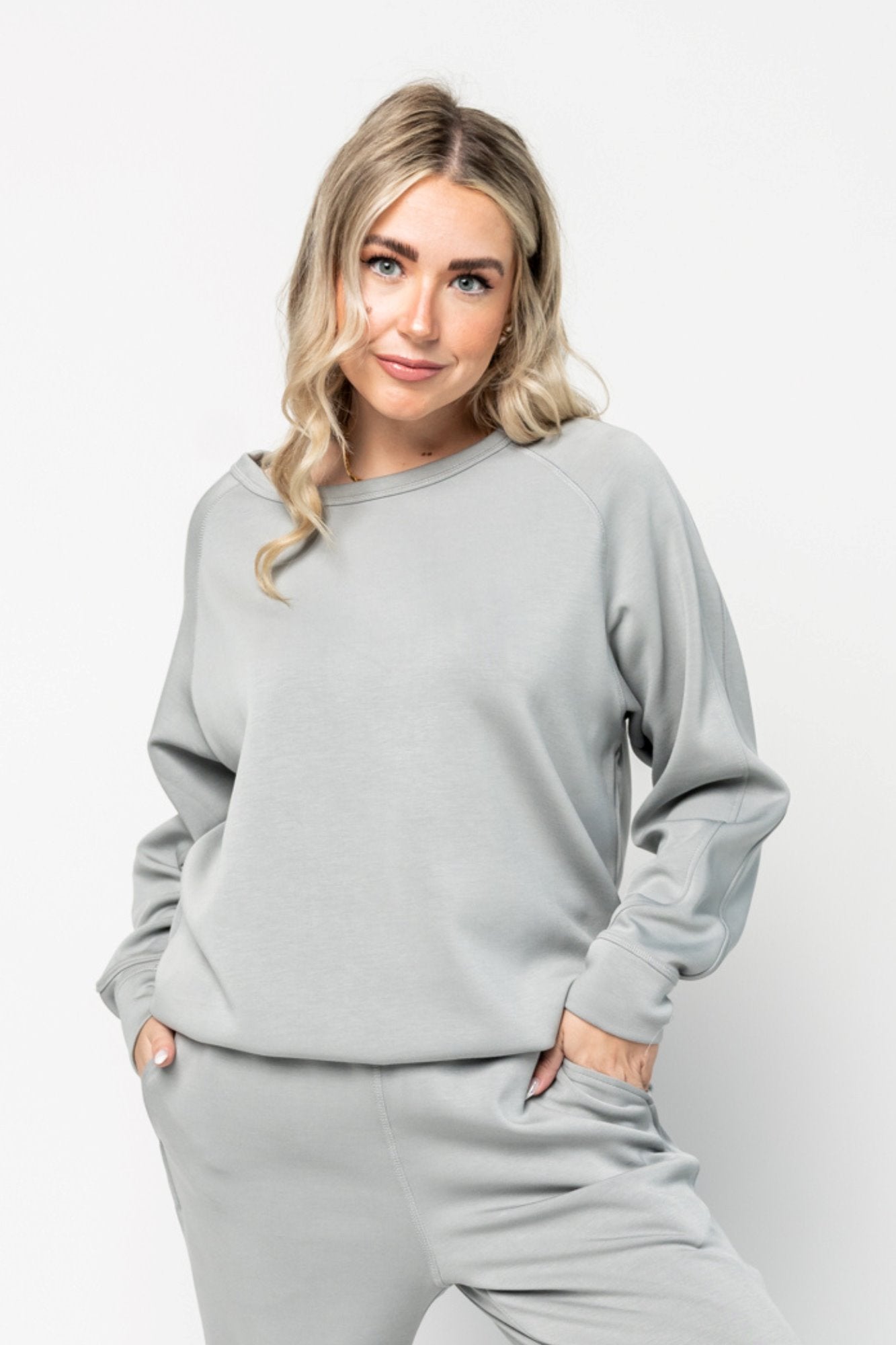 Reese Pullover in Grey Holley Girl 